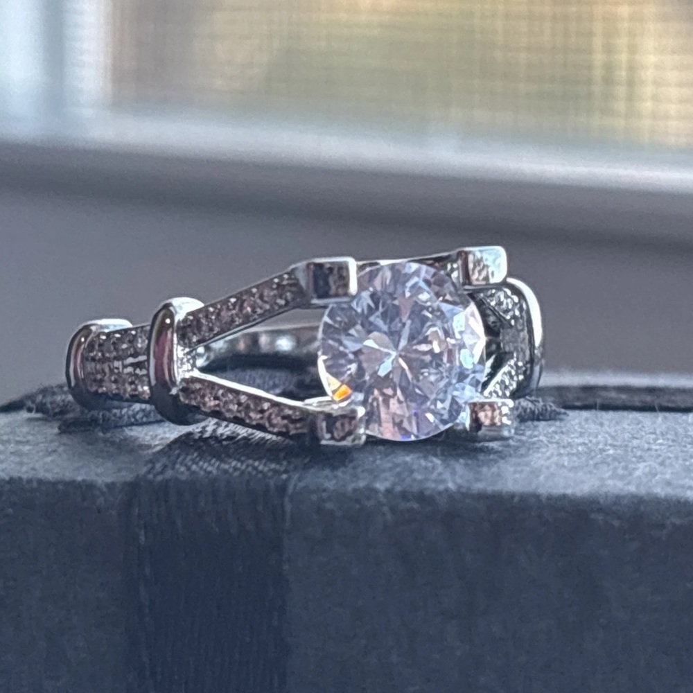 White Gold Plated Engagement Ring Split Shank CZ Statement Size 6 Luxury Look